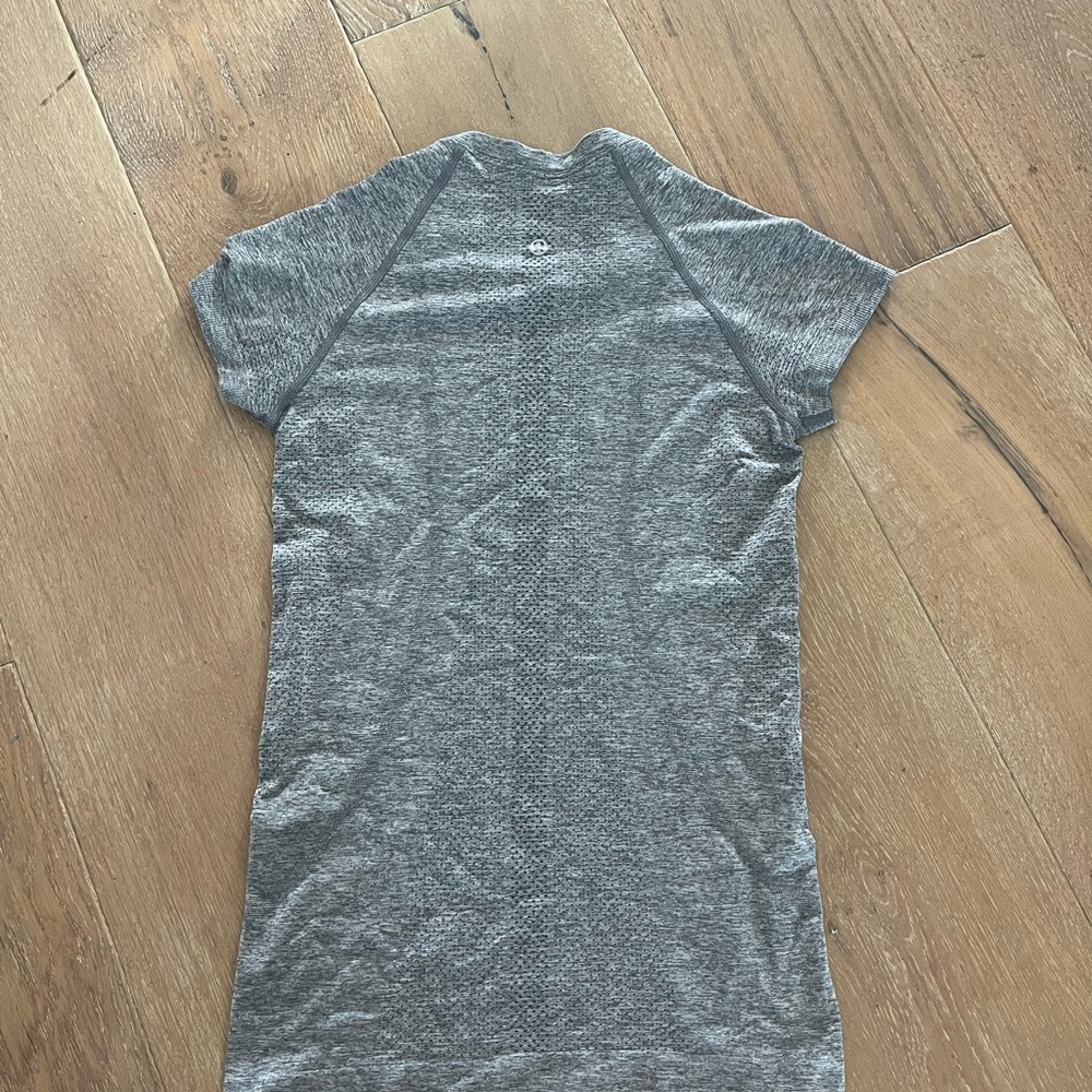 Lululemon tech Gray Athletic top